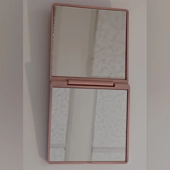 Rose Embossed Compact Case - Picture 3 of 3